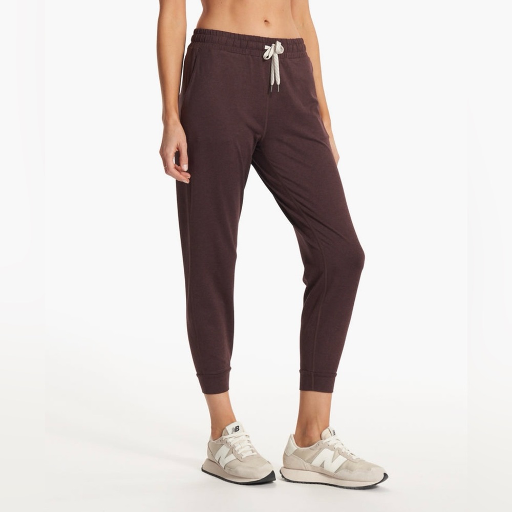 Vuori performance joggers